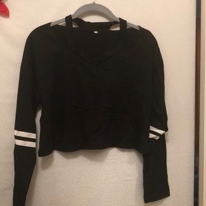 Black and white long sleeved crop top